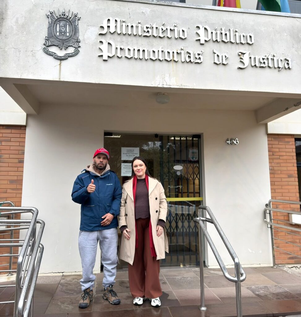 Vereadora Grazi entrega ao Ministério Público relatório com denúncia sobre a precariedade do abastecimento de água no Maredial