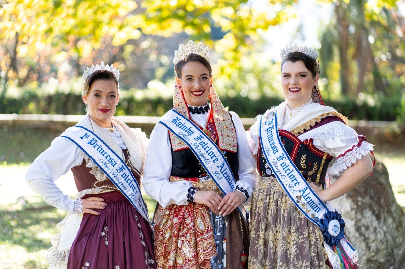 Festival Internacional de Folclore chega ao segundo fim de semana com Desfile de Integração em Nova Petrópolis