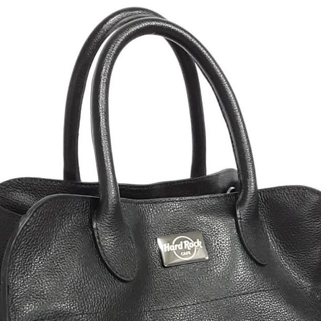 Empresa gramadense amplia parceria com o Hard Rock e lança a Bag Rock, peça exclusiva para o público das unidades ao redor do mundo