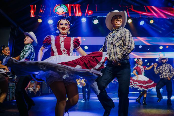 Festival Internacional de Folclore entra na reta final com programação especial e Desfile de Integração neste domingo