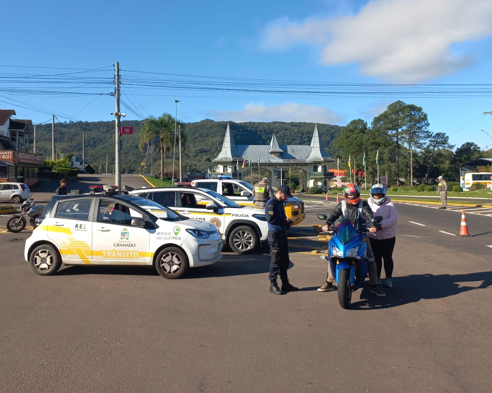 Gramado realiza operação integrada de trânsito para reforçar segurança e fiscalização