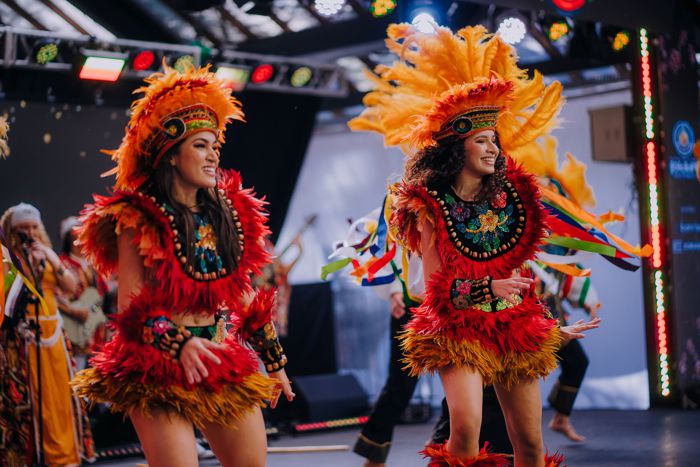 O acolhimento que faz voltar: Festival Internacional de Folclore transforma visitantes em parte da família