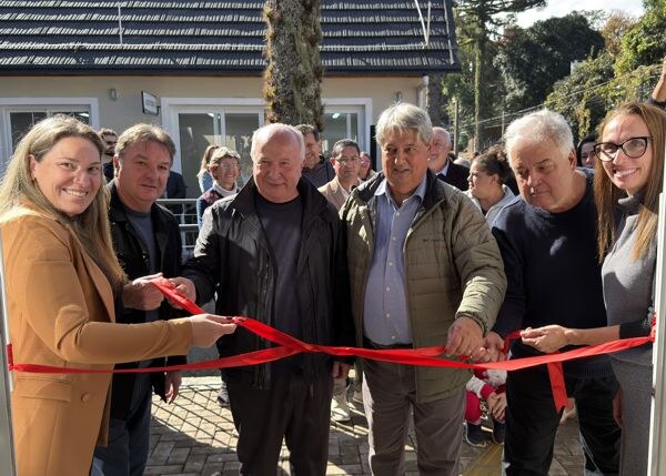 Prefeitura inaugura nova UBS do bairro Carniel em manhã marcada por emoção e homenagens