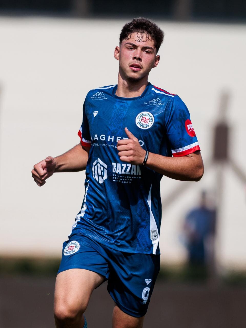 Atleta de 17 anos se destaca no profissional do Gramadense e estreia na Copa FGF