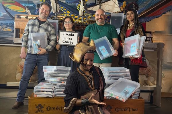 Cara de Mau promove Campanha Escolar e entrega 1,2 mil kits para crianças carentes