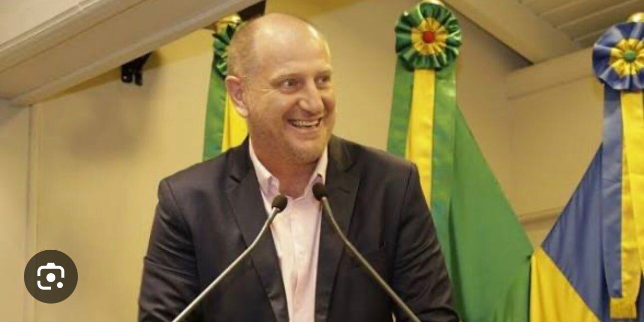 Ex-vereador Professor Daniel assina filiação no PSD Gramado