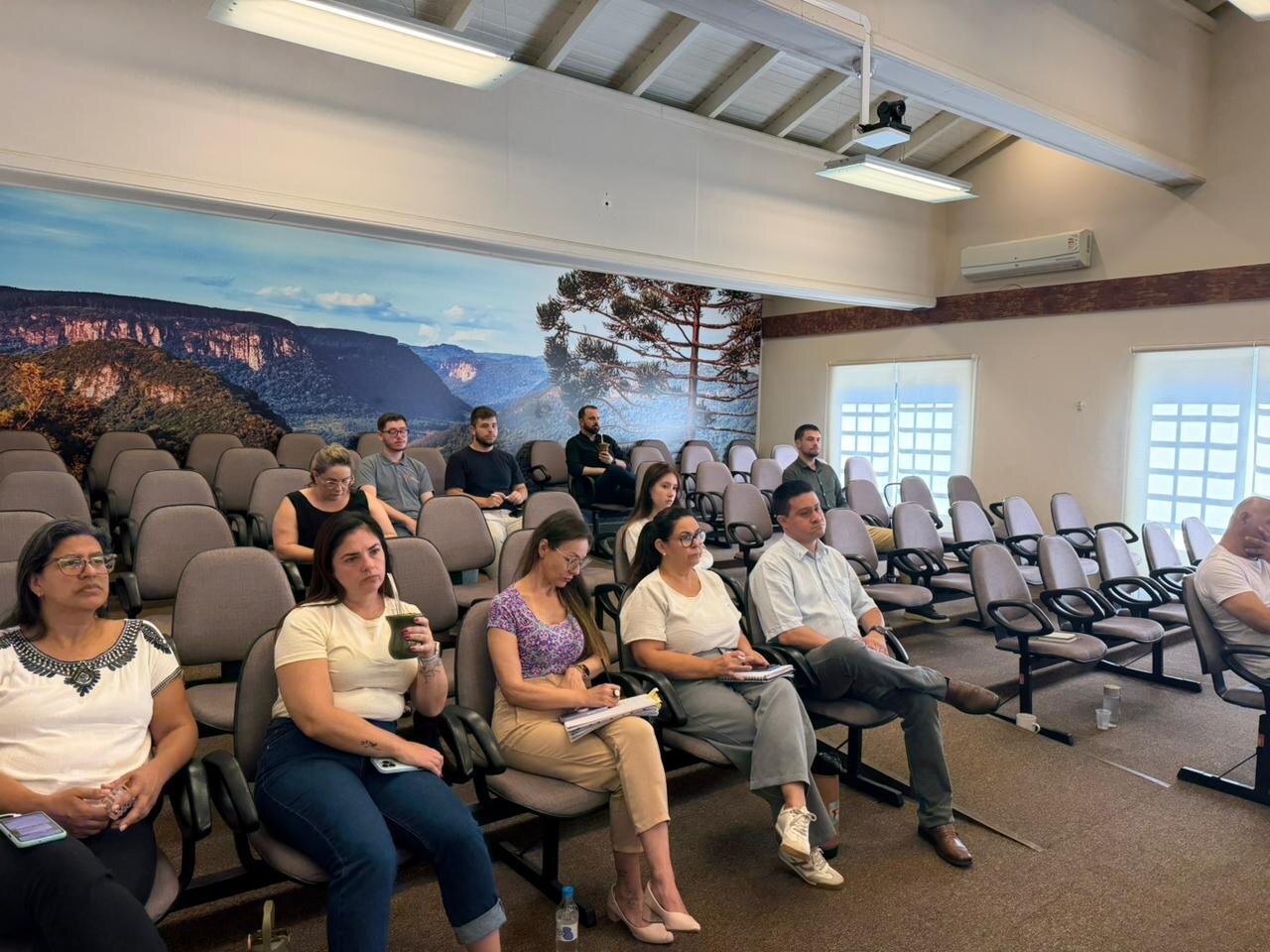 Legislativo de Gramado promove treinamento do sistema interno com foco em eficiência e inovação