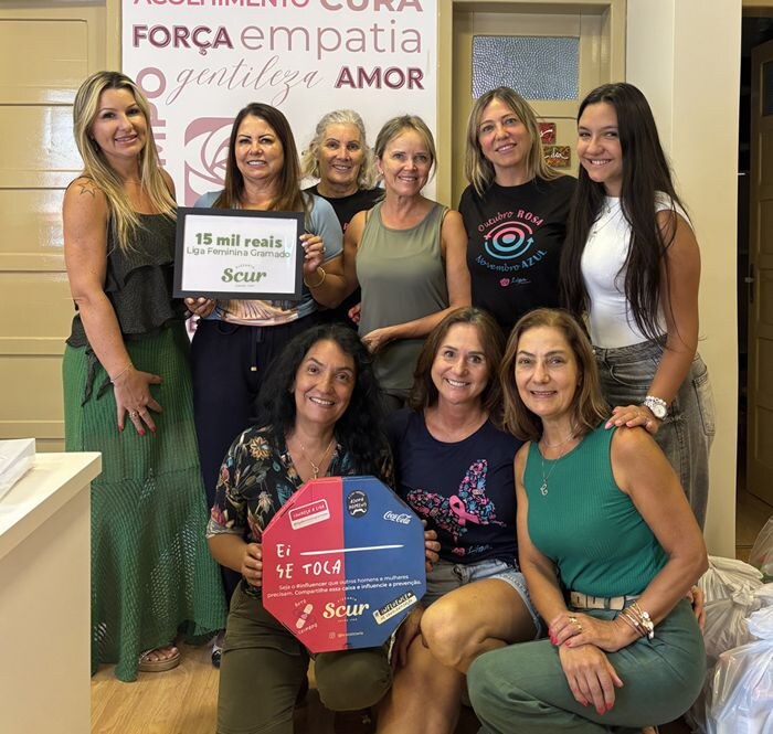 Scur Pizzaria entrega doação para Liga Feminina de Combate ao Câncer