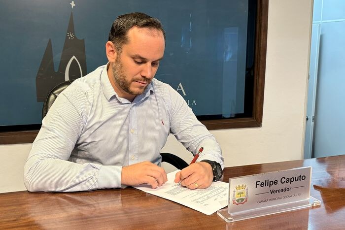 Vereador Felipe Caputo solicita melhorias na Praça Eugênio Ferreira