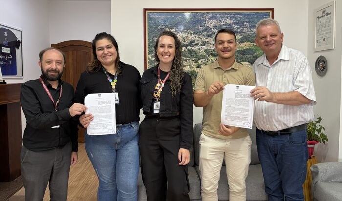 Prefeitura de Nova Petrópolis oficializa repasse de R$ 700 mil para o 53º Festival Internacional de Folclore