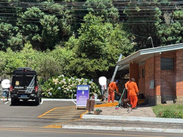 Apenados trabalham na revitalização da Capela do Cemitério Municipal de Gramado