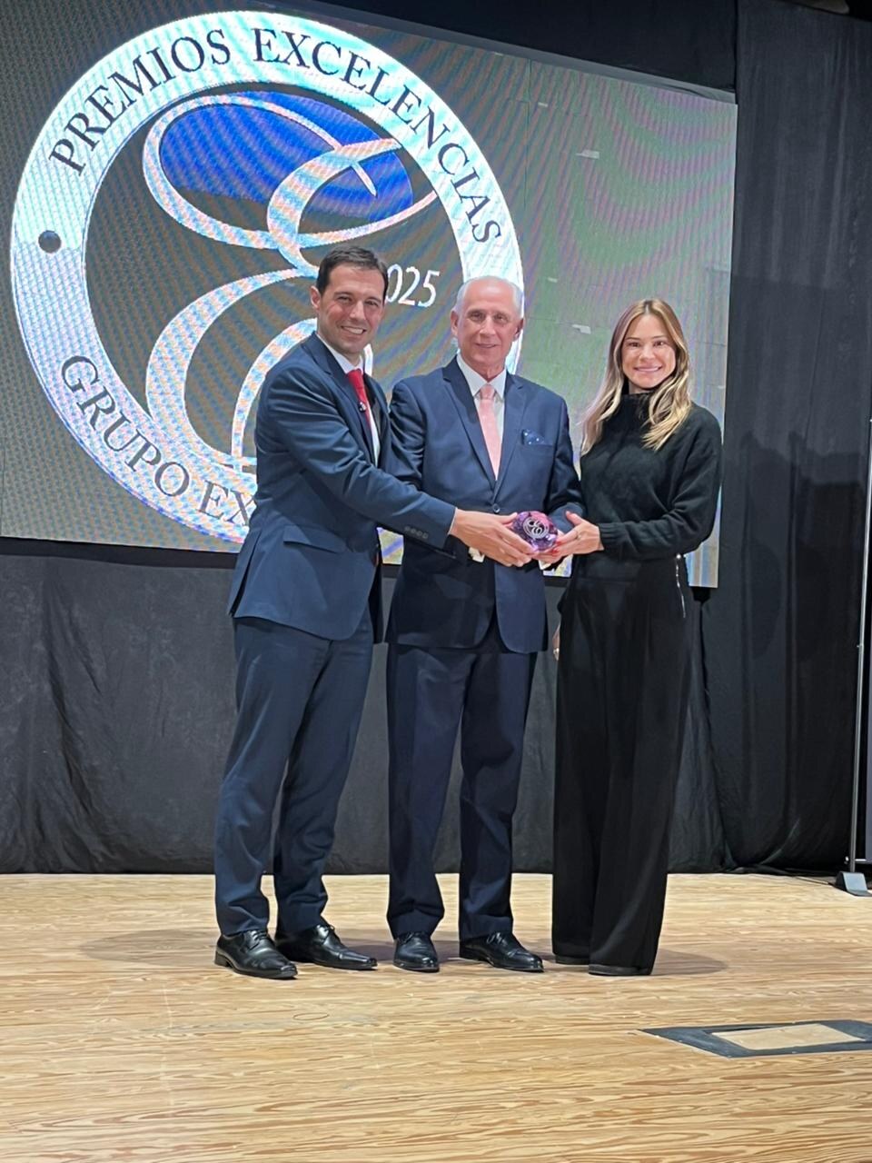 Alagoas recebe Troféu Silvia Zorzanello em Memória durante a Fitur, em Madri