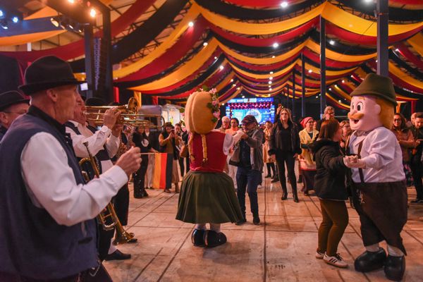 Oktoberfest de Gramado começa dia 18 de setembro com Baile do Chopp e Super Banda 0800