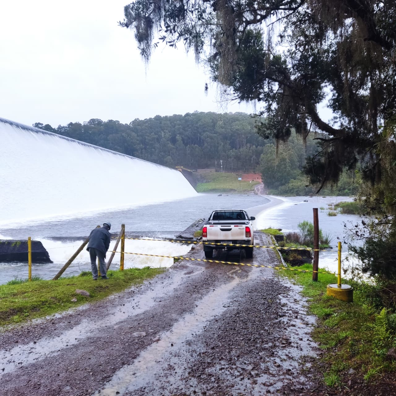 Barragens do Salto e Blang são fechadas preventivamente devido às chuvas intensas