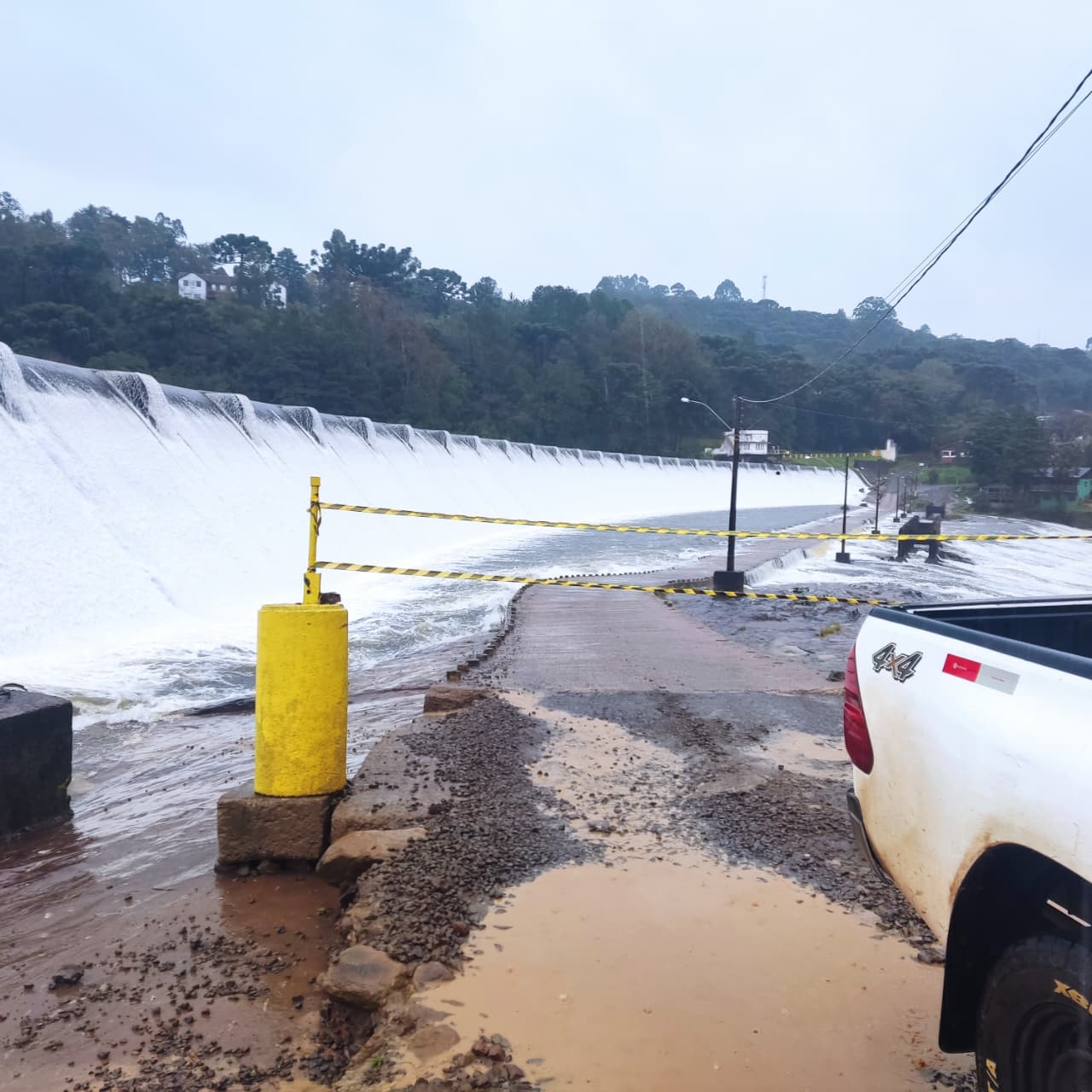 Barragens do Salto e Blang são fechadas novamente devido às fortes chuvas
