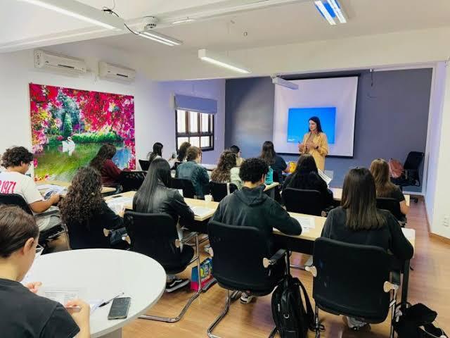 Inscrições para o curso de redação para o Enem encerram hoje
