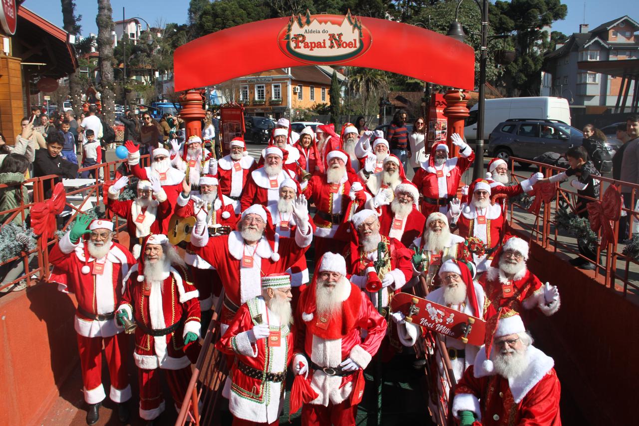 Aldeia do Papai Noel vai reunir em Gramado 60 Papais Noéis de diferentes regiões do Brasil