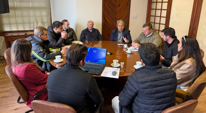 Prefeito Nestor cobra Corsan e vê a necessidade de melhorias nos serviços de repavimentação asfáltica em Gramado