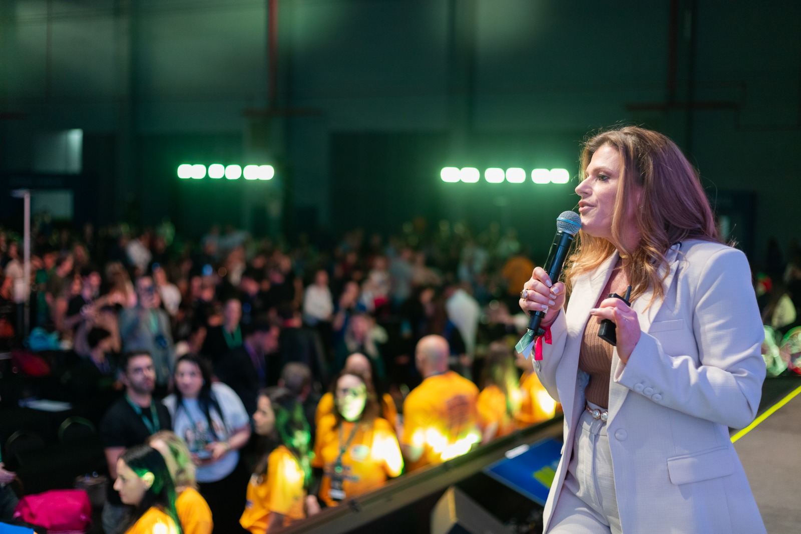 Da experiência empresarial à formação de líderes: Vania Stoco compartilha trajetória em encontro em Gramado