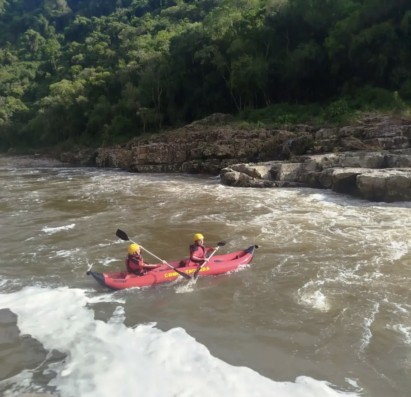 Bombeiros localizam corpo de jovem de 28 anos afogado no Rio Caí a uma semana