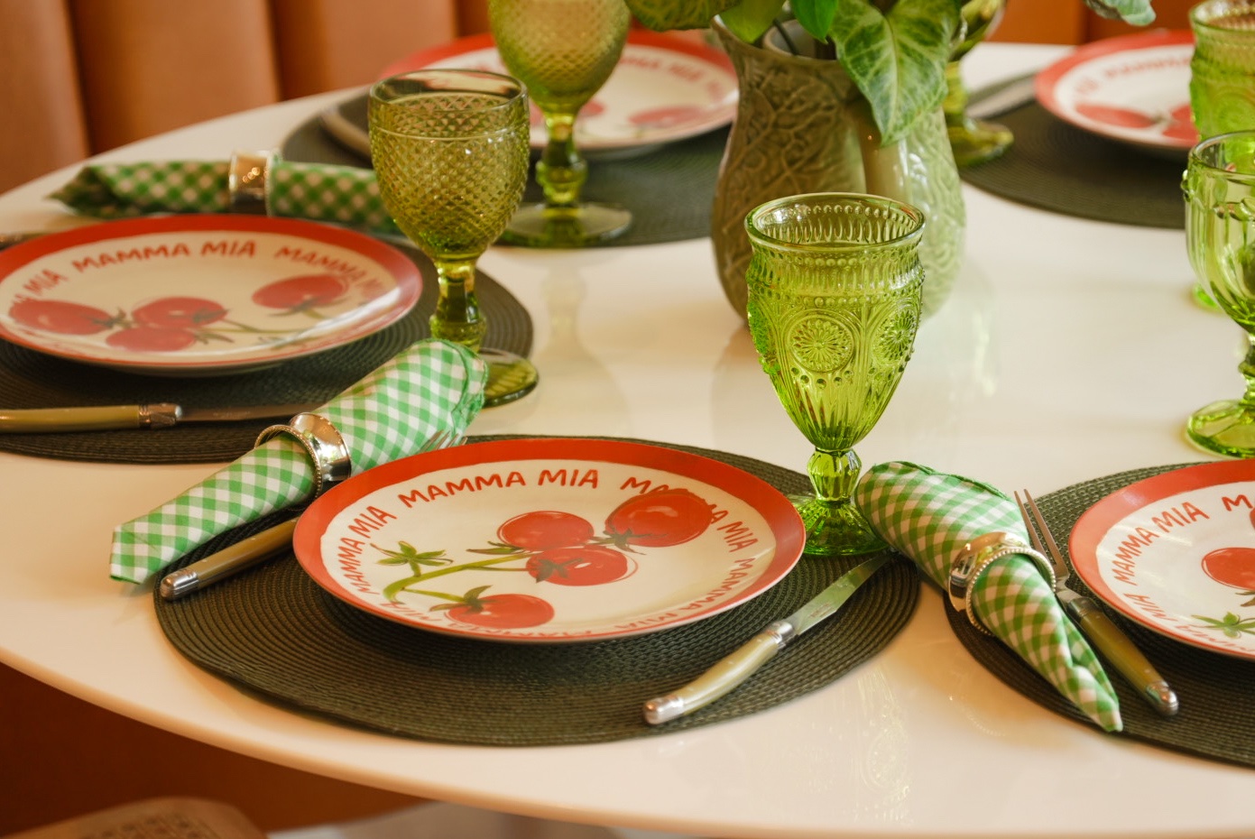 Galeto Mamma Mia amplia oportunidade para clientes montarem coleção de pratos de porcelana exclusivos