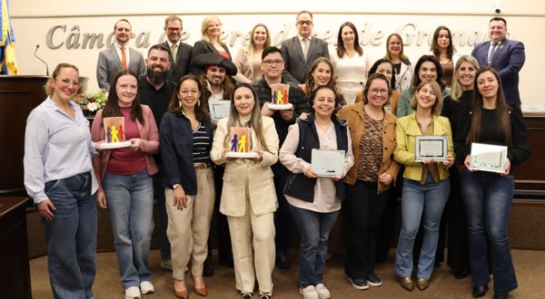 EMEF Carlos Barbosa conquista os dois primeiros lugares no Ensino Fundamental I do Troféu Professor Destaque 2026
