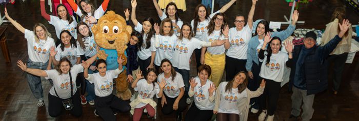 Bazar Amigos da Mente Viva mobiliza quase mil pessoas em Gramado
